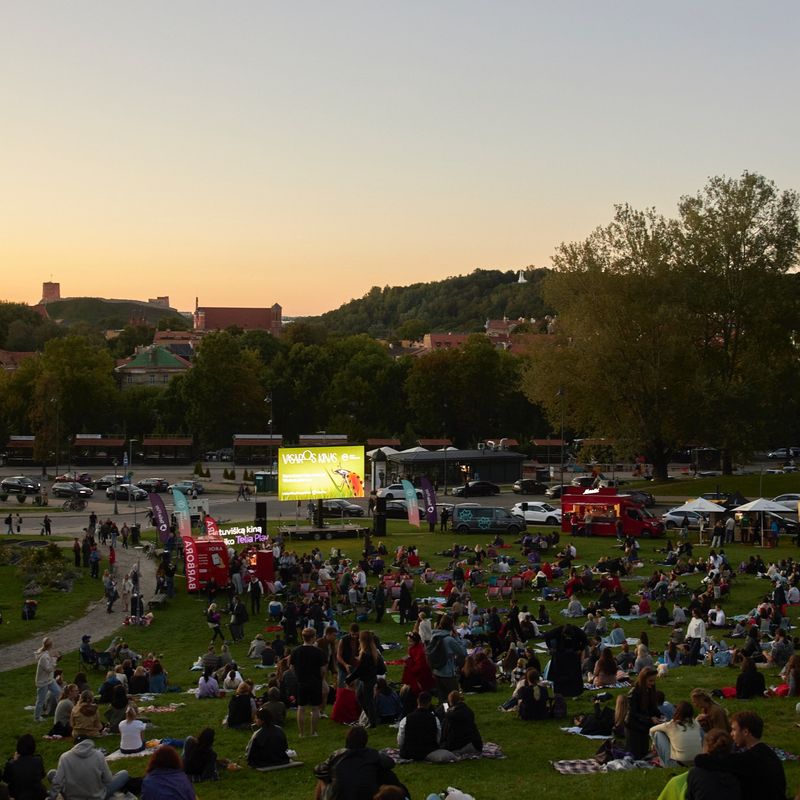 KINO PAVASARIS: LED ekrano nuoma + filmų peržiūros