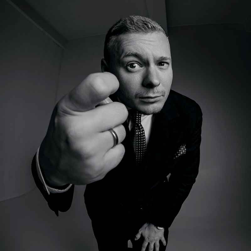 Daugiakalbis Vedėjas DENIS RAS | ENG/LT/RU