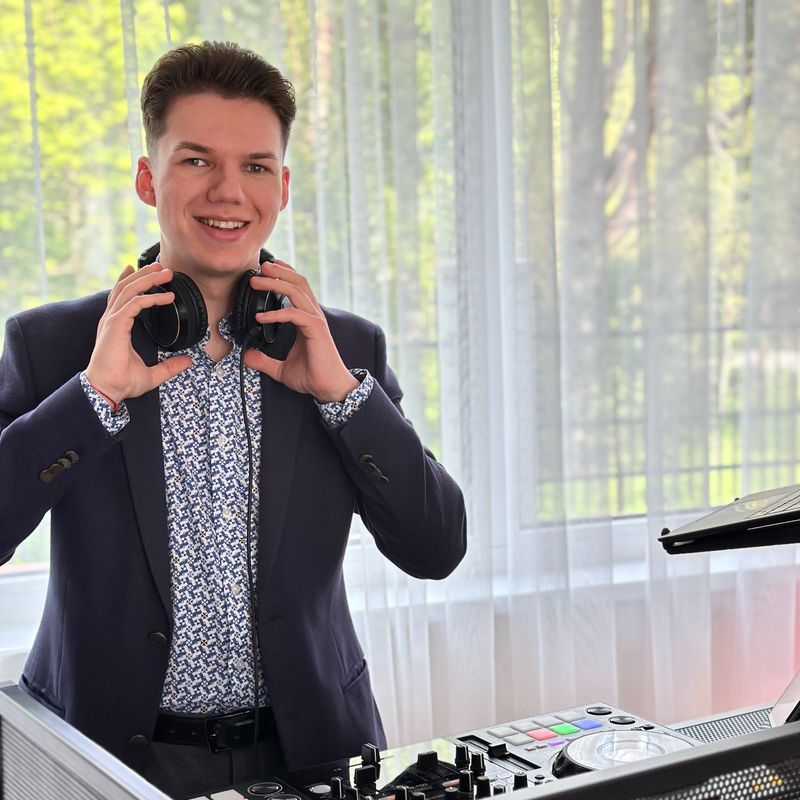 Šventės 4YOU - DJ paslaugos, renginių įgarsinimas