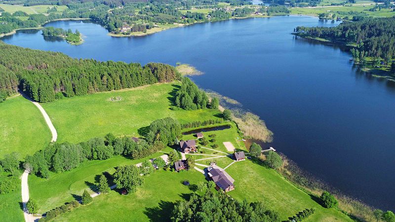 "Pas Šeštoką" vila prie ežero Molėtų rajone