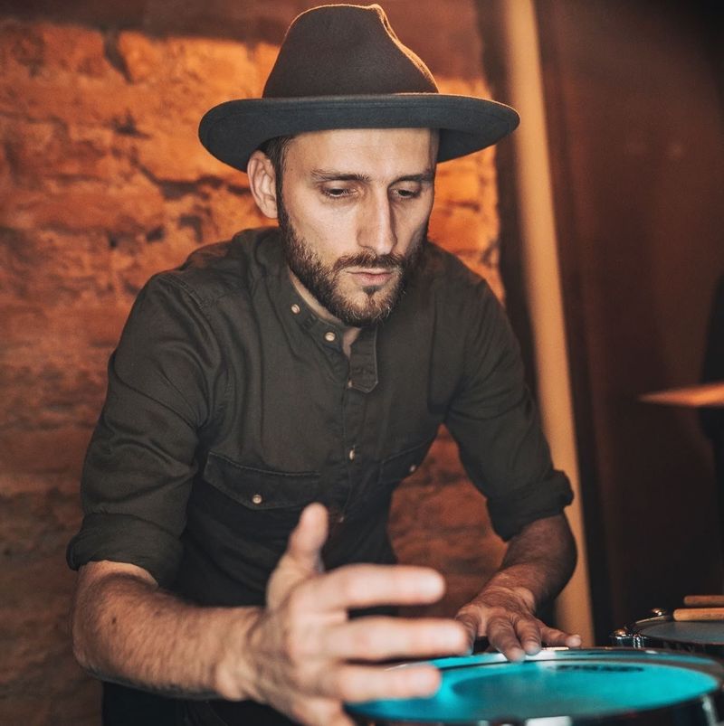 Donny Drumz - DJ+Būgnų Šou
+Papildomos paslaugos
 #2