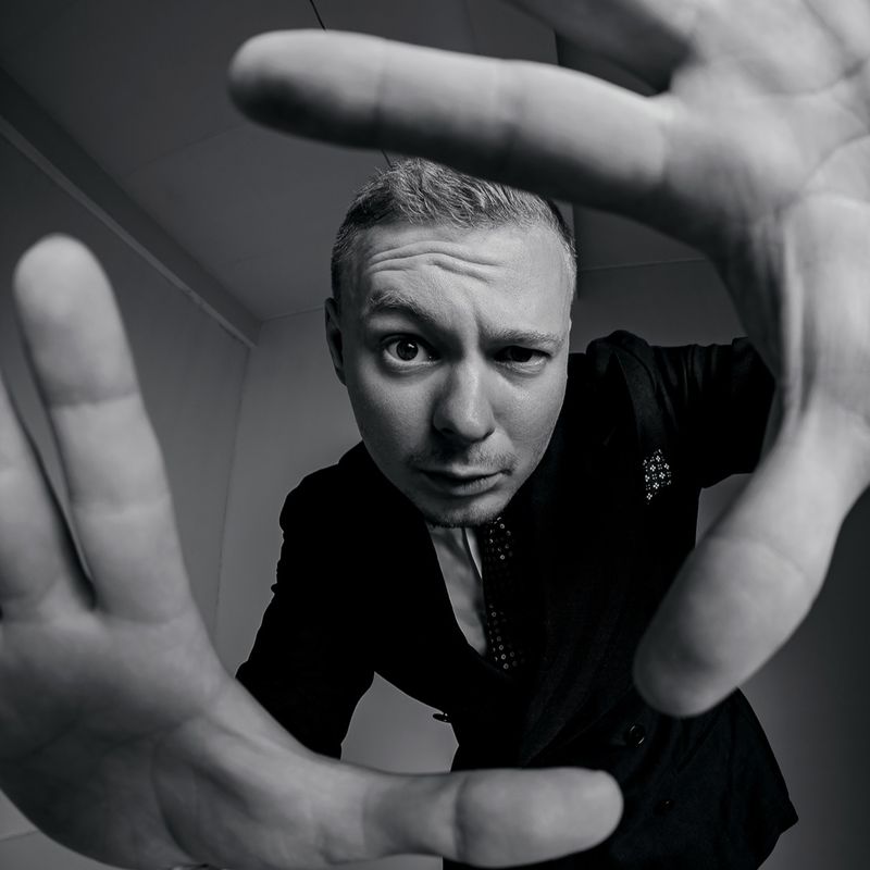 Daugiakalbis Vedėjas DENIS RAS | ENG/LT/RU