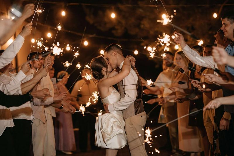 BALTOS SUKNELĖS NAMAI #4