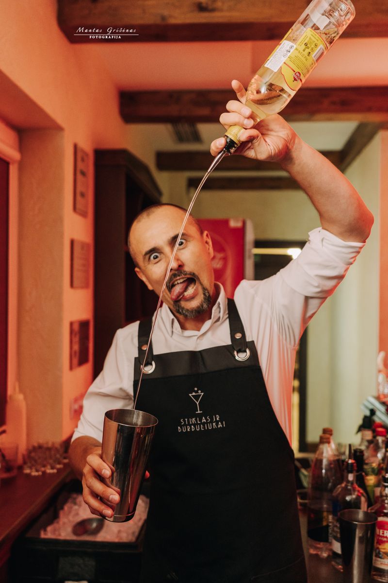 Stiklas ir burbuliukai