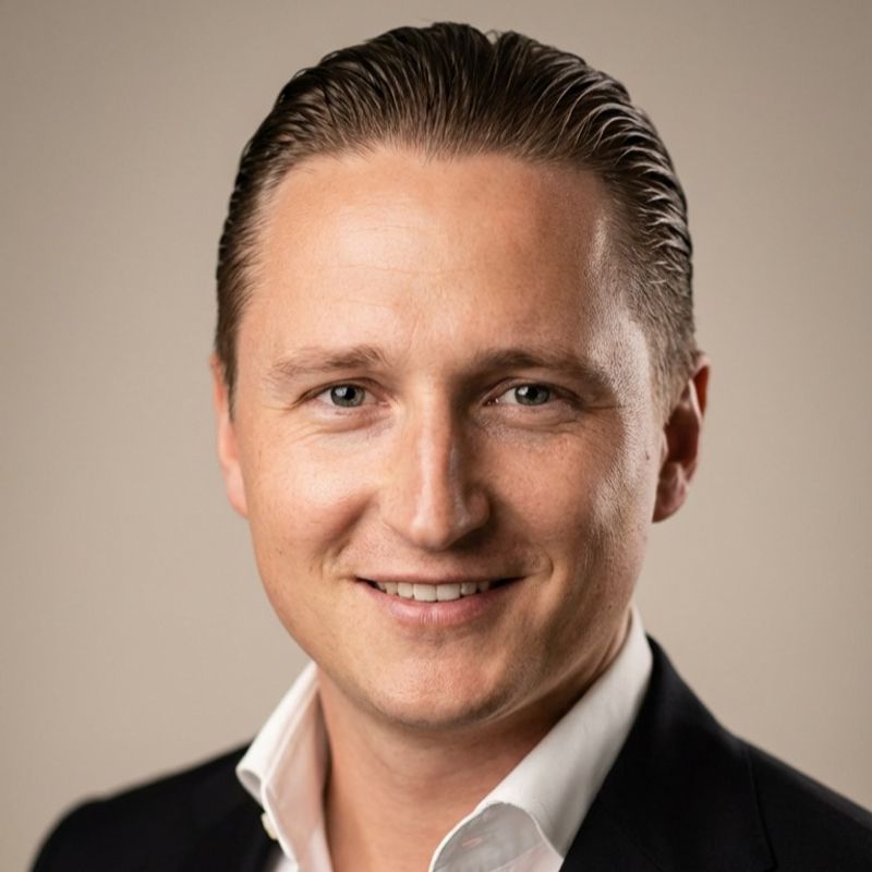 Mažvydas Šimkus LT/ENG vedėjas ir komanda #2