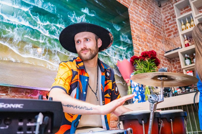 Donny Drumz - DJ+Būgnų Šou
+Papildomos paslaugos
 #2