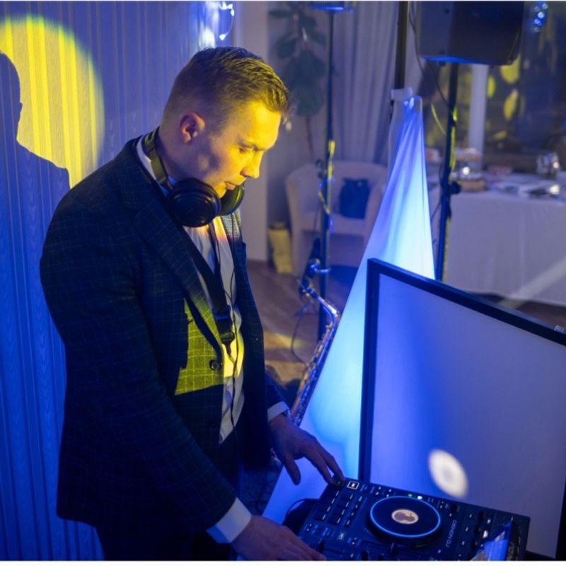 Saksofonistas Tomas Kochanka + DJ  #2