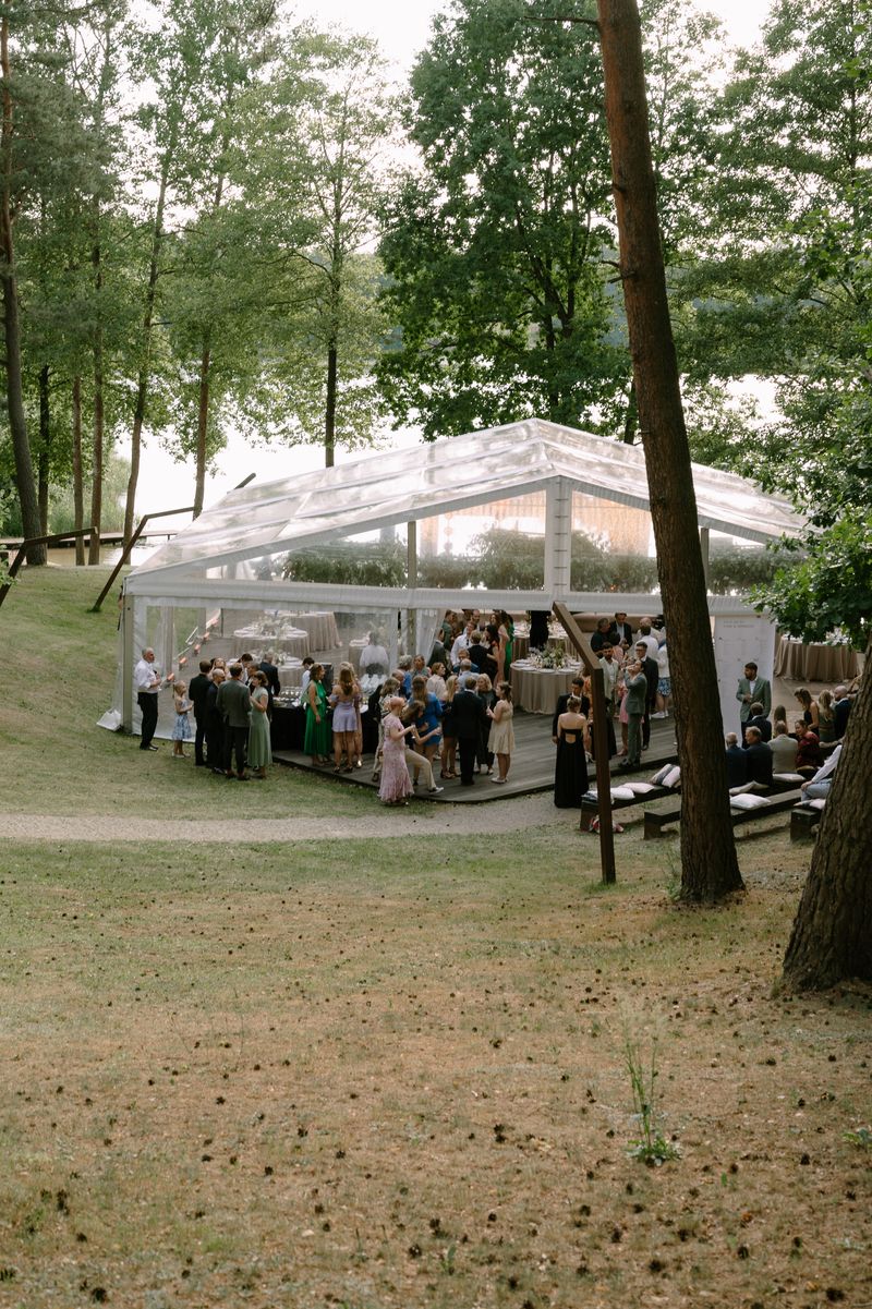 TonyResort: Amfiteatras ant ežero kranto 