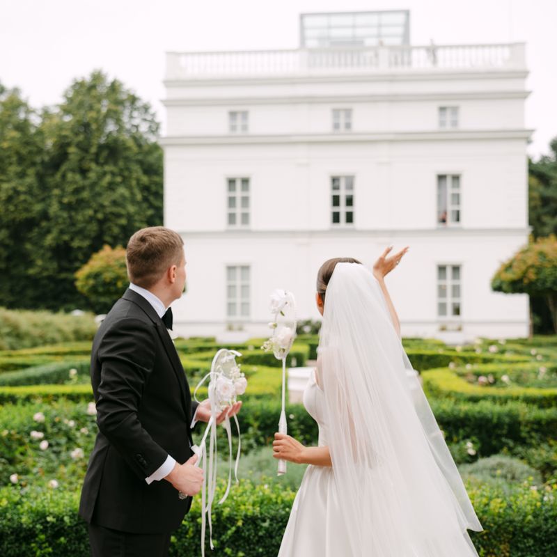 Laura Gul WED + drone