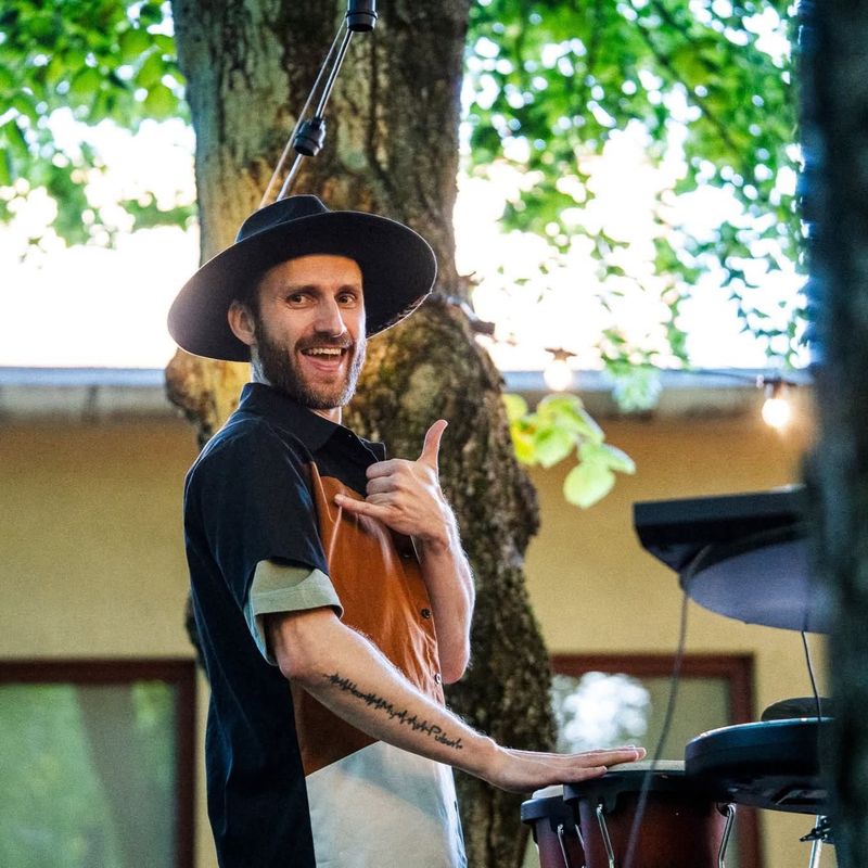 Donny Drumz - DJ+Būgnų Šou
+Papildomos paslaugos
