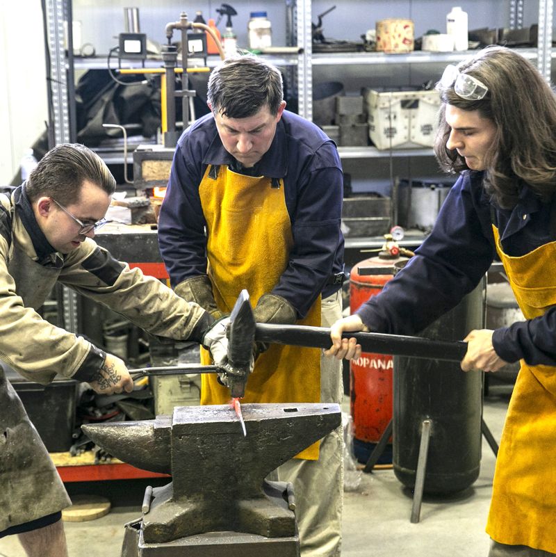 Suvirinimas ir Kalvystė Atvirose metalo dirbtuvėse