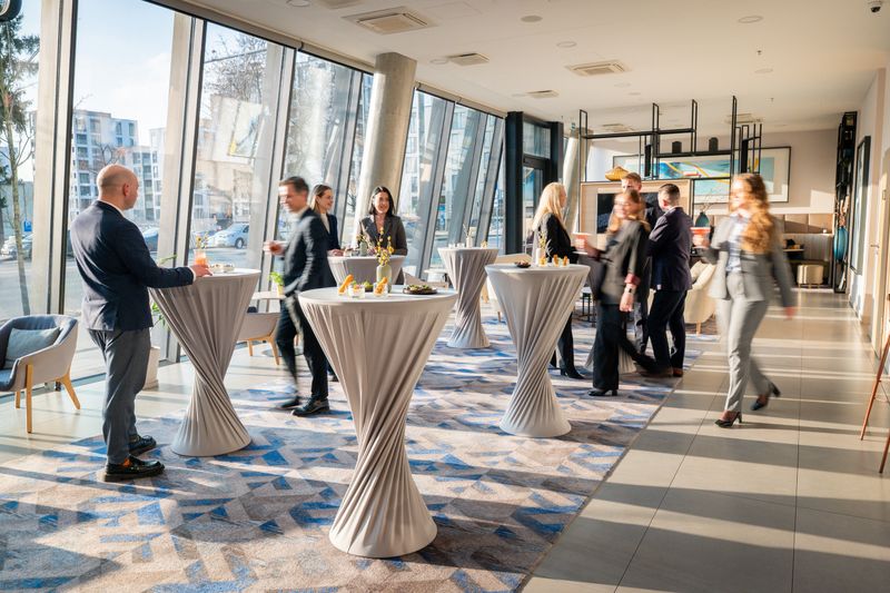 Courtyard by Marriott: Lobby Baras #3