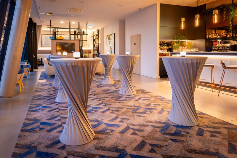 Courtyard by Marriott: Lobby Baras #4