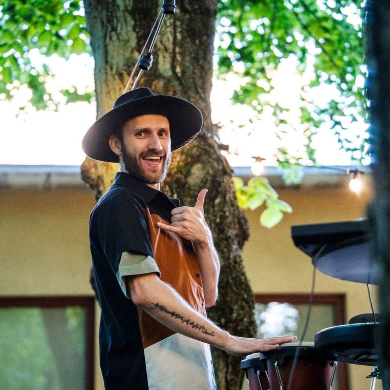 DJ+Gyva Būgnų muzika, Vedėjo
Ir kitos paslaugos!
